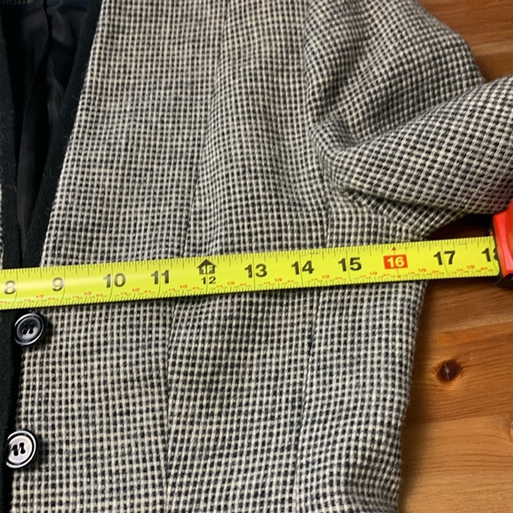 Jules Vintage Fitted Blazer, Lined, 100% Wool, Like New Condition - Picture 6 of 13